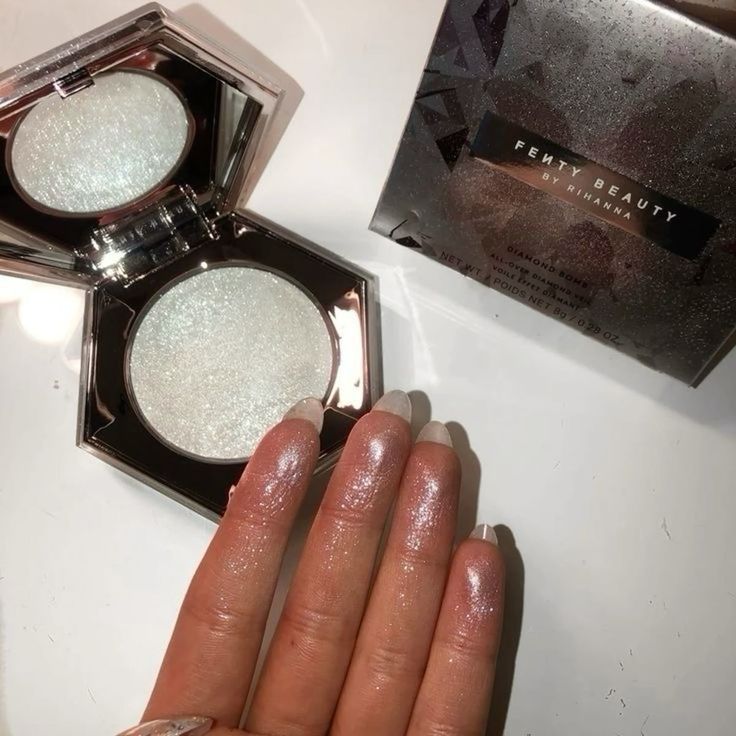 Fenty Beauty Diamond Bomb Highlighter
