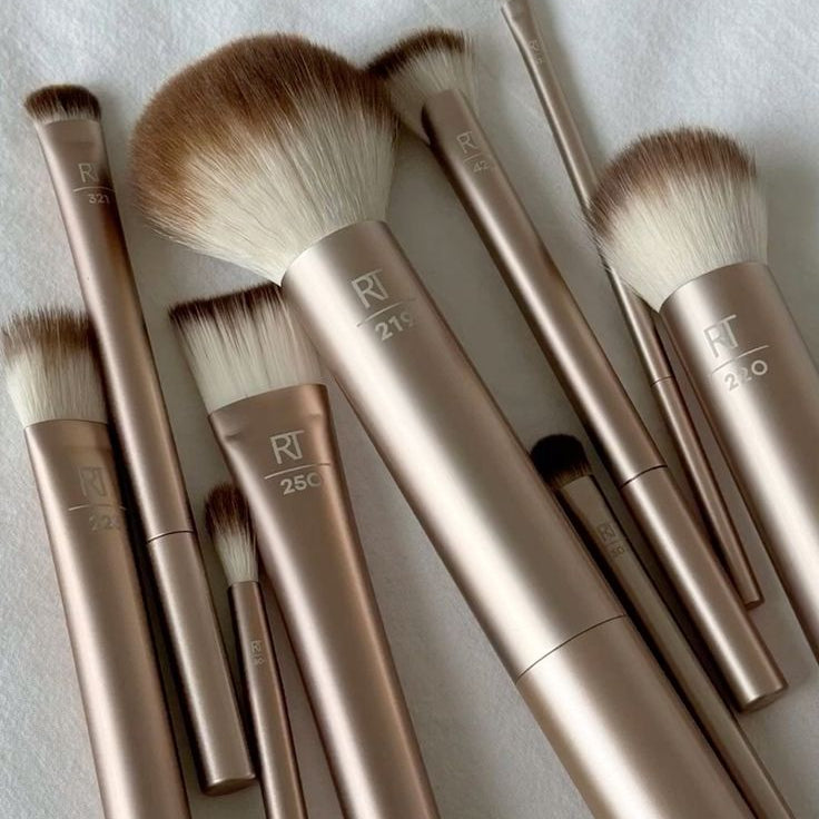 Real Techniques 9 Piece Glow Kit – Face + Cheek + Eye